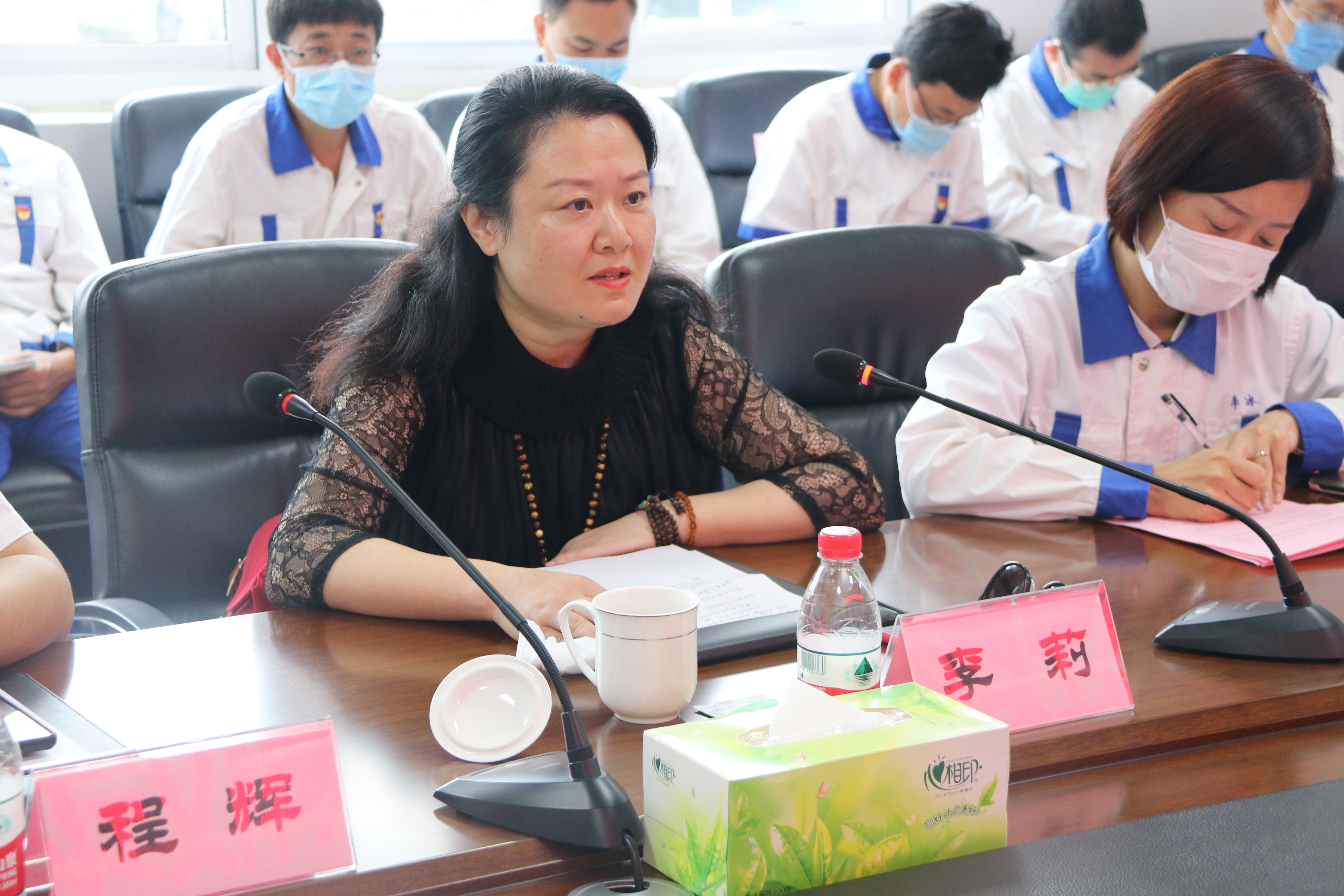 李莉.JPG