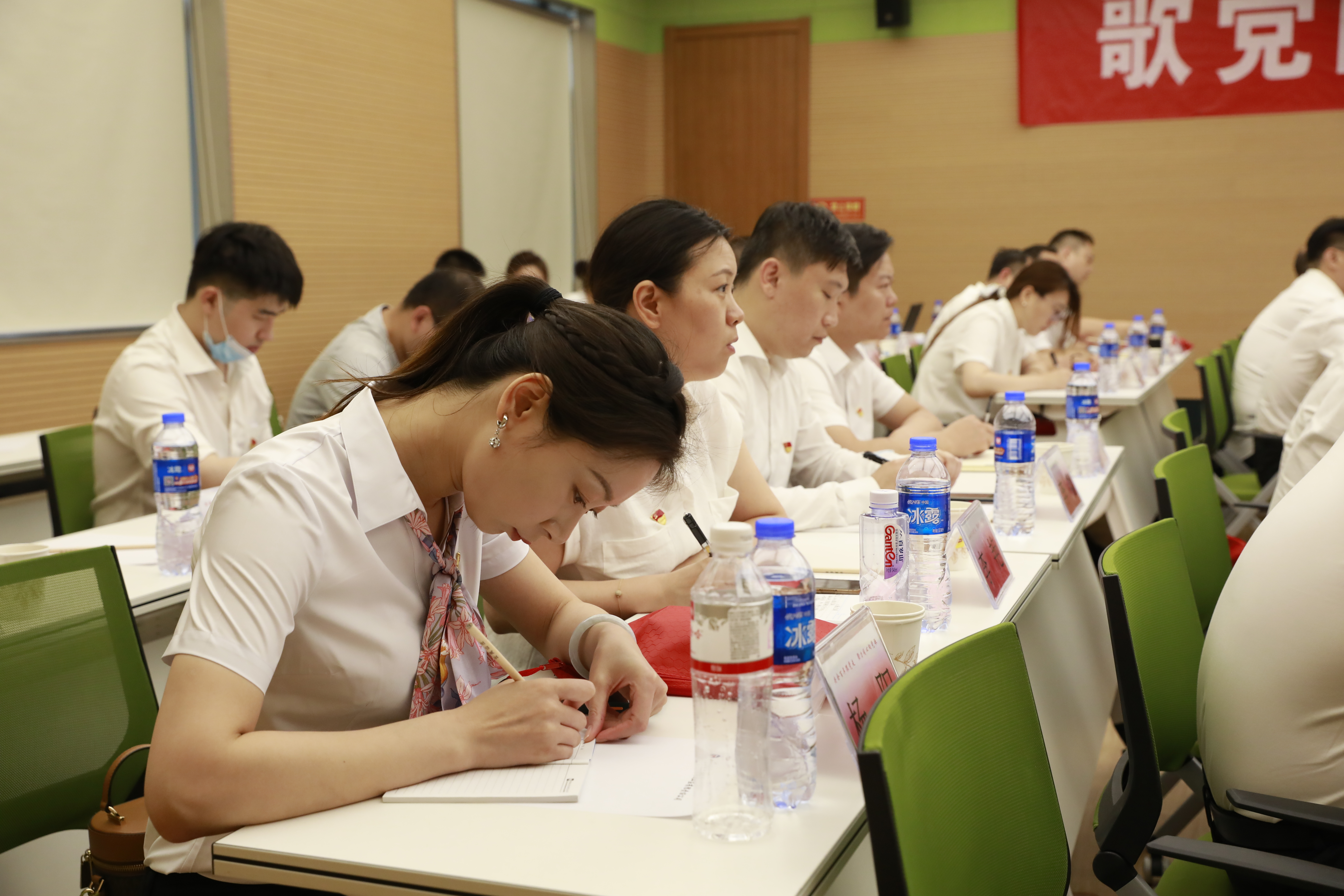 2-2党课现场聆听记录.JPG