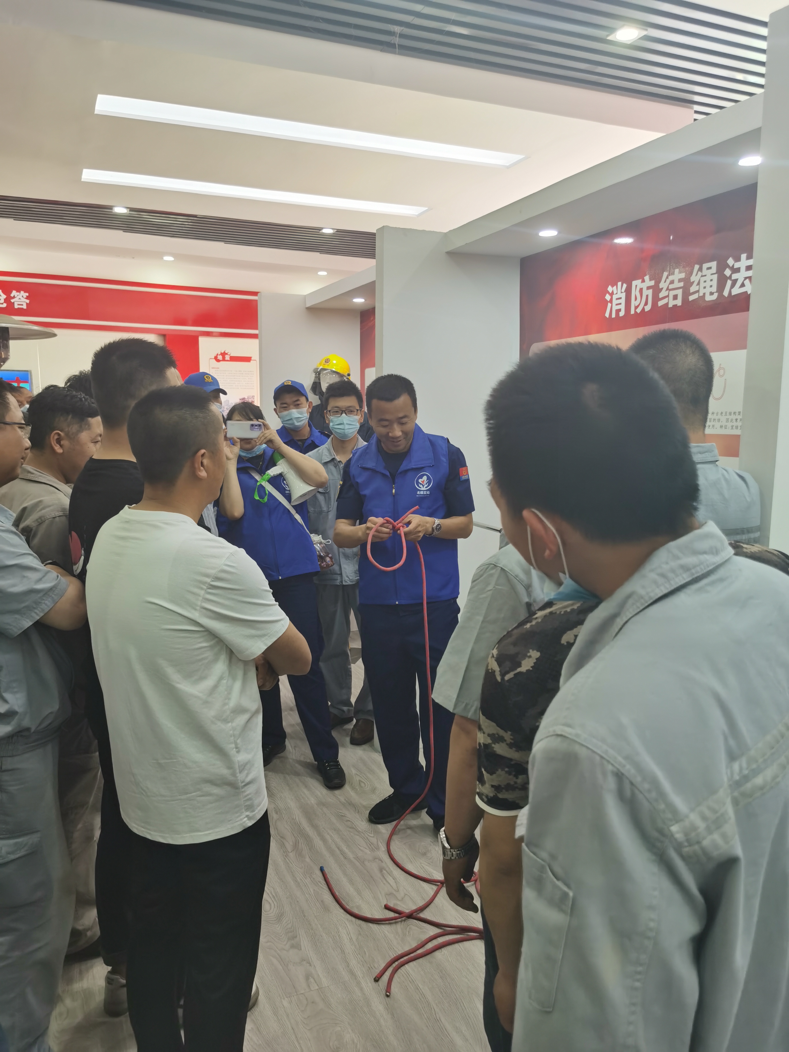 参观县应急消防科普教育基地 (3).jpg