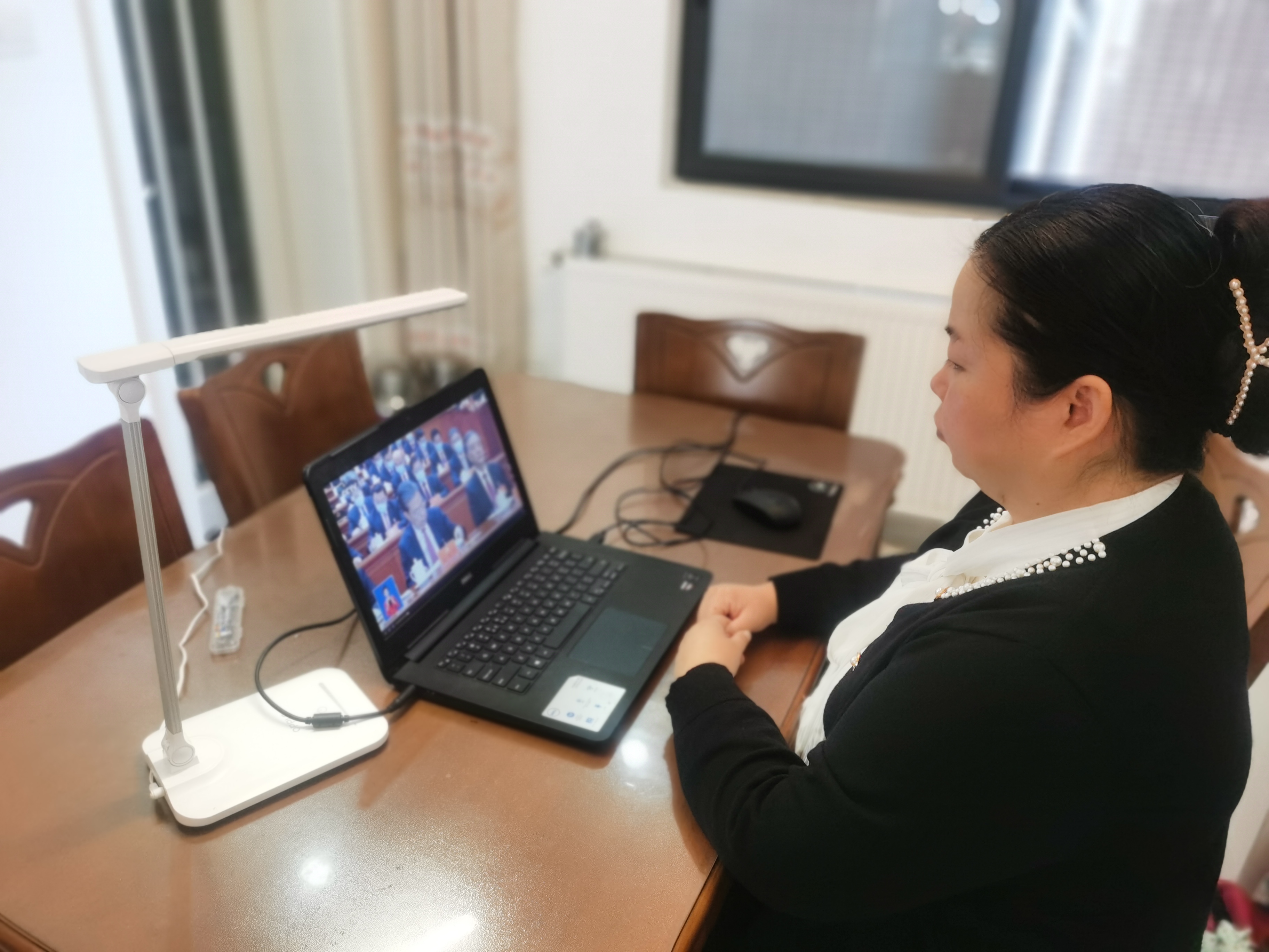 成都厂第一党支部组织委员、三车间培养基班班长付琳娜.jpg